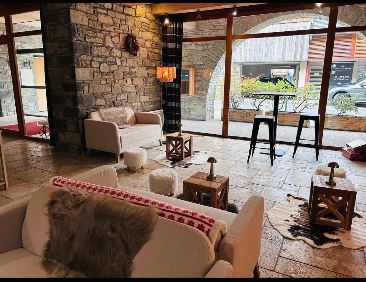 Appartements Avec Piscine Interieure Sauna Parking Etage 1 Au Centre Du Village Dans Residence Cami Real Saint-Lary-Soulan Buitenkant foto