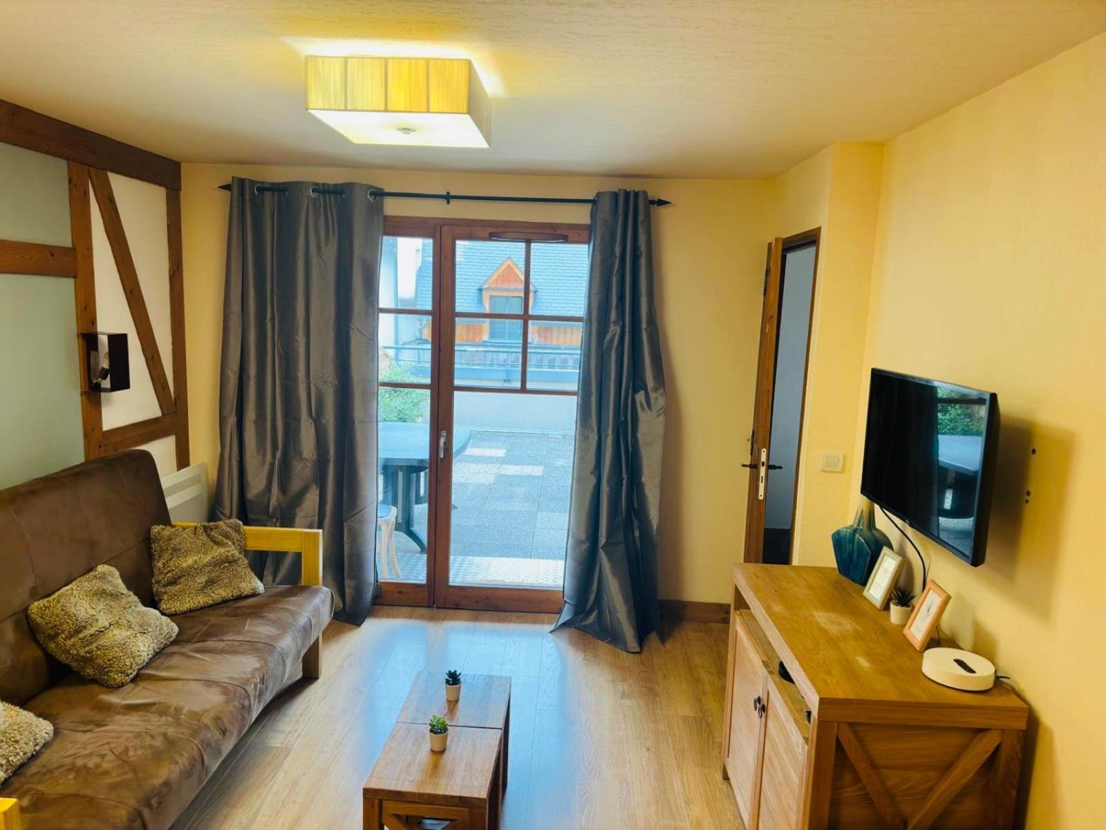 Appartements Avec Piscine Interieure Sauna Parking Etage 1 Au Centre Du Village Dans Residence Cami Real Saint-Lary-Soulan Buitenkant foto