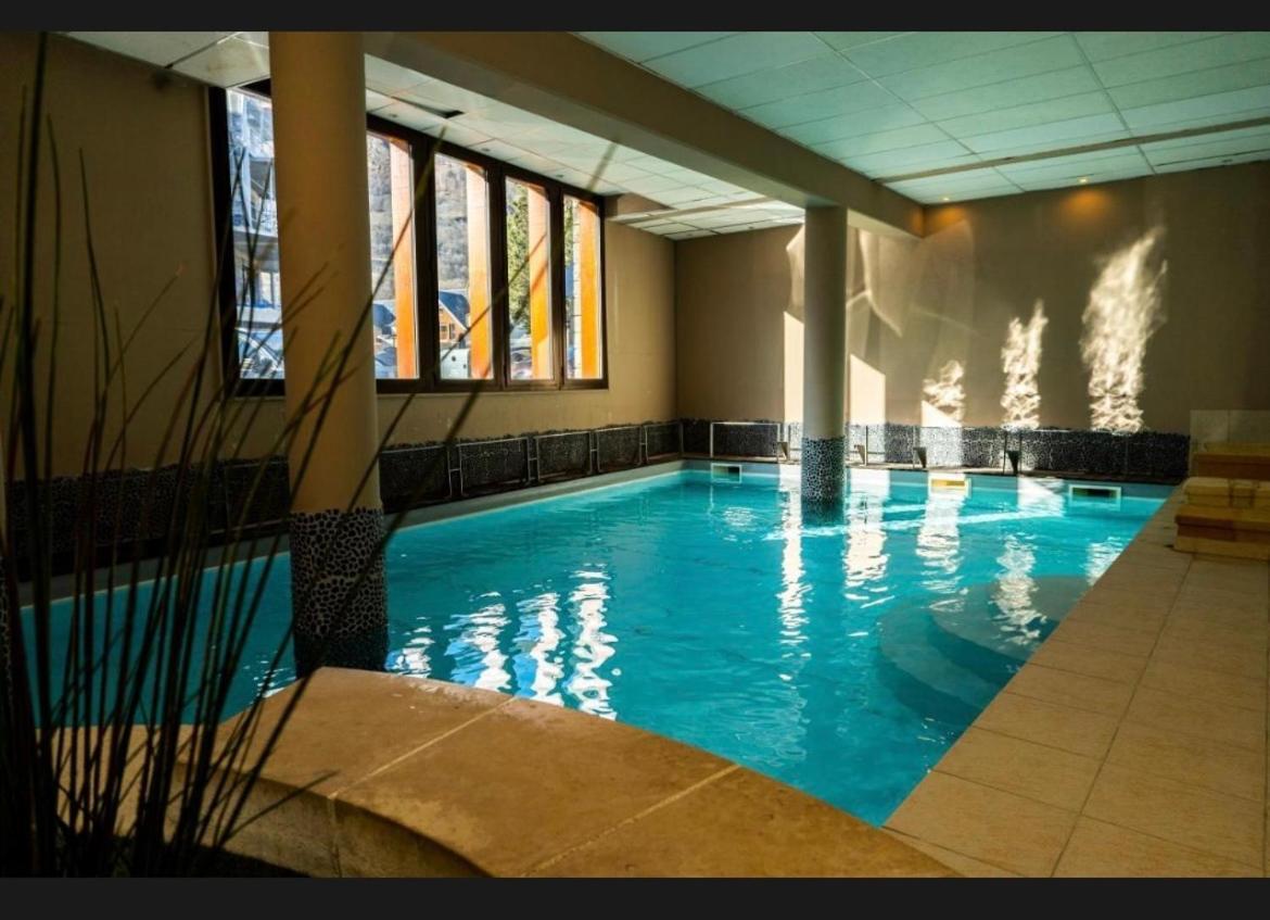 Appartements Avec Piscine Interieure Sauna Parking Etage 1 Au Centre Du Village Dans Residence Cami Real Saint-Lary-Soulan Buitenkant foto